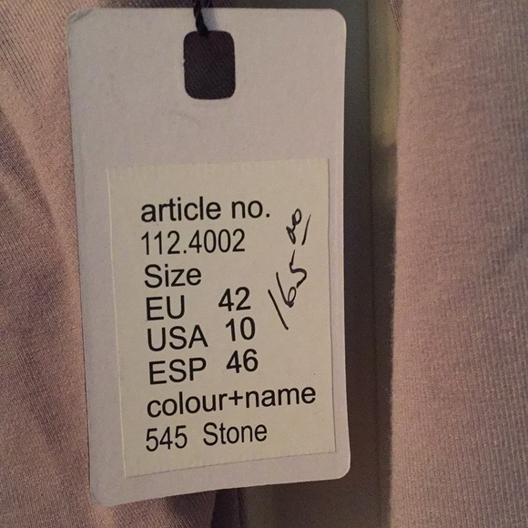 NWT Bodycon dress with ruching & sleeves - Picture 4 of 8